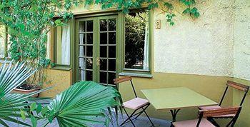Villa Verdi Guesthouse ウィントフーク エクステリア 写真